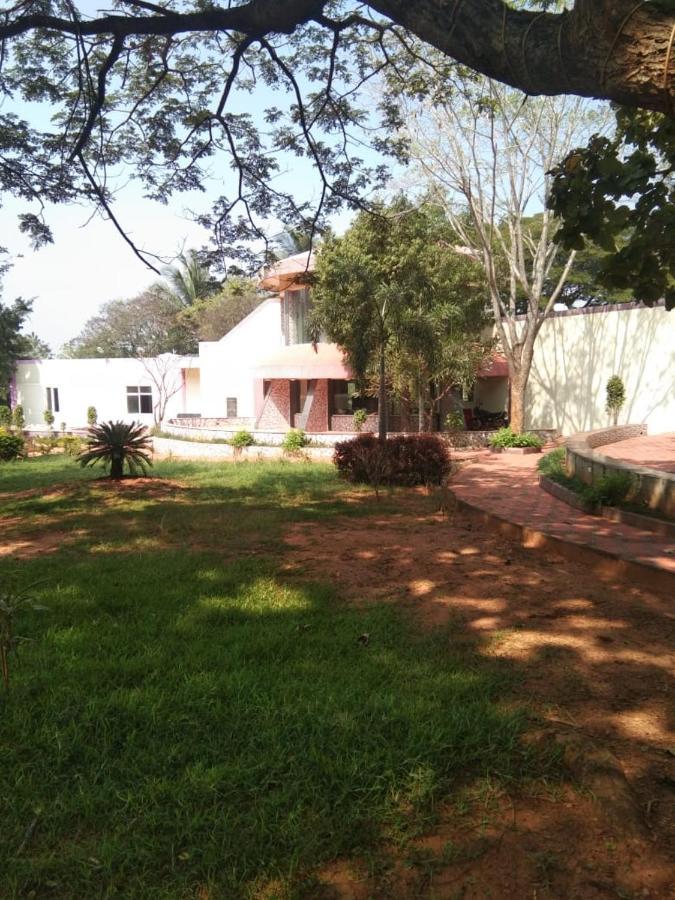 Kunigal Kstdc Hotel Mayura Pavithra Yediyur מראה חיצוני תמונה