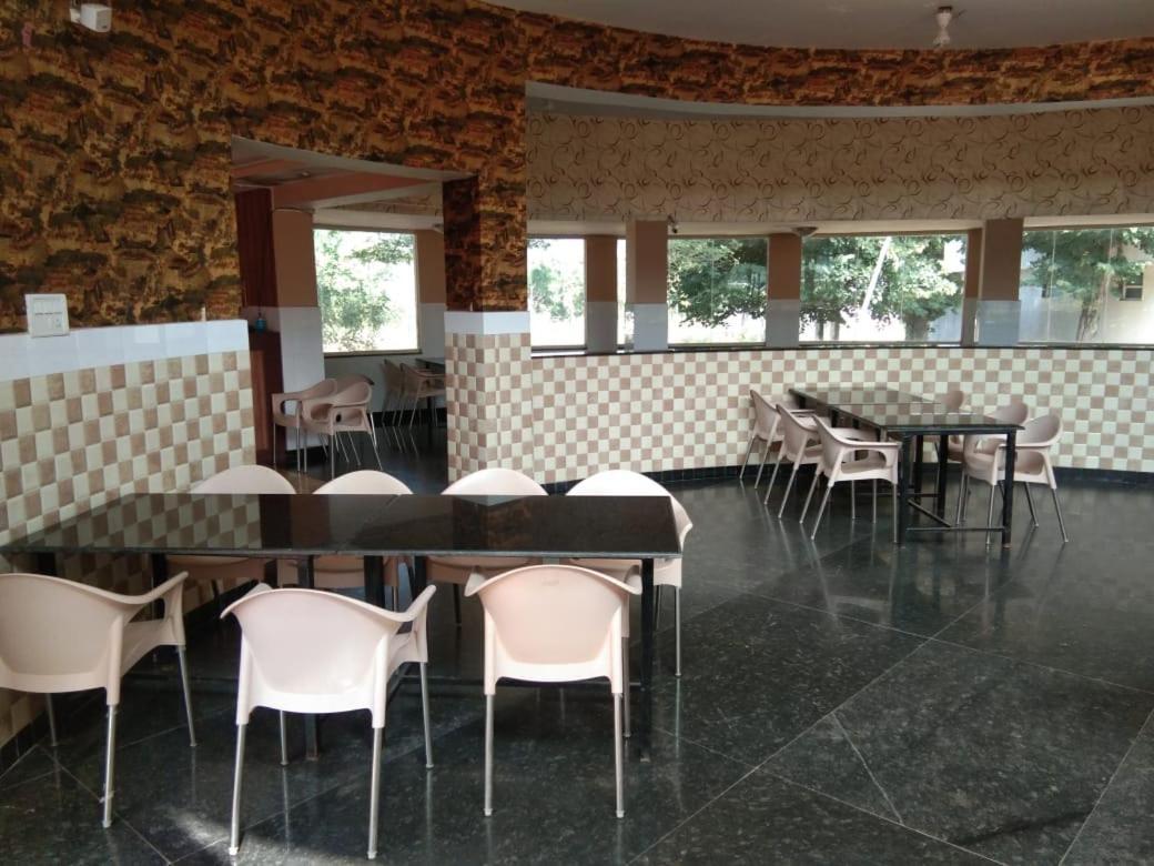 Kunigal Kstdc Hotel Mayura Pavithra Yediyur מראה חיצוני תמונה