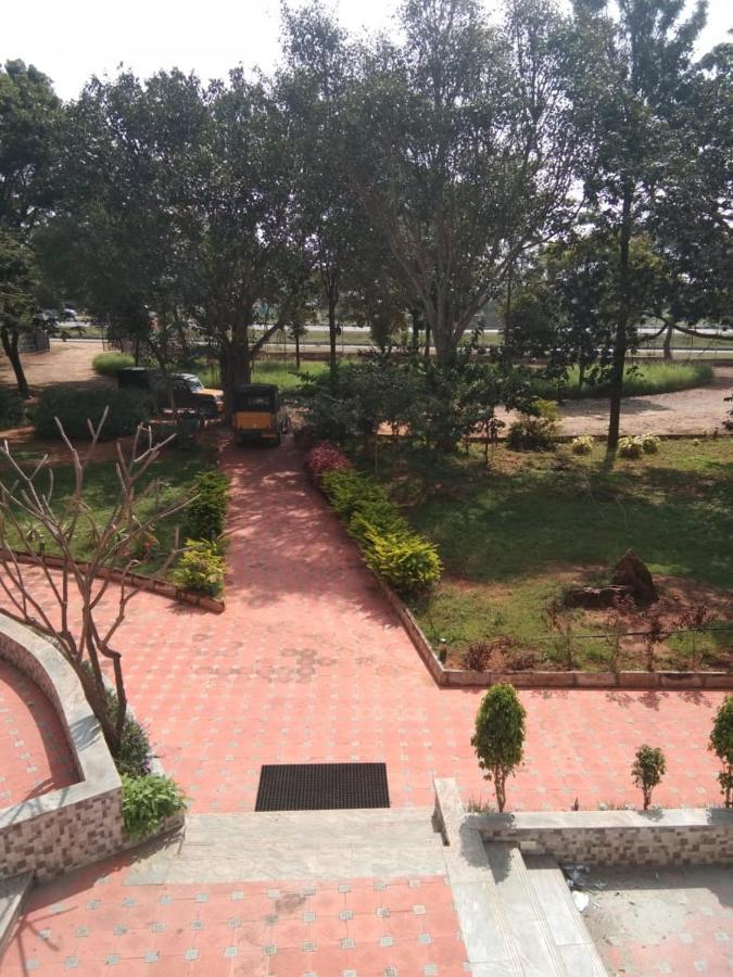 Kunigal Kstdc Hotel Mayura Pavithra Yediyur מראה חיצוני תמונה