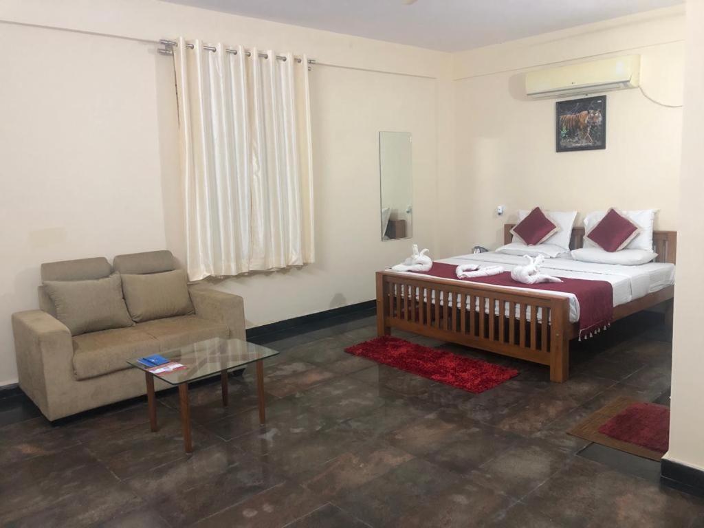 Kunigal Kstdc Hotel Mayura Pavithra Yediyur מראה חיצוני תמונה